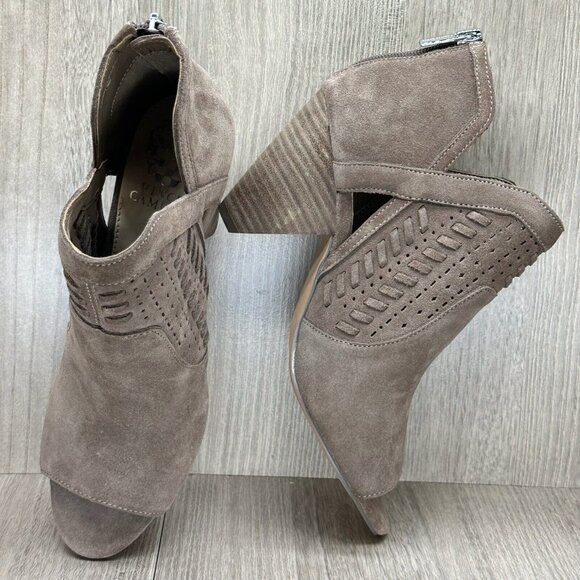 Vince Camuto Sandals Womens Size 8.5M Cone Heel Peep Toe Zip Pump Leather Taupe - Picture 8 of 13